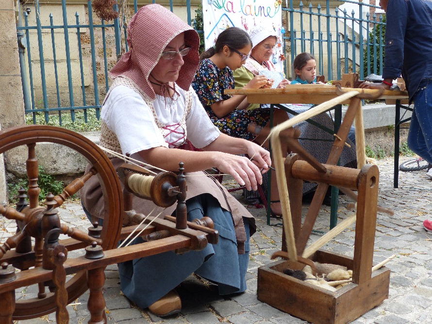 Mise en cheveau avec le dvidoir (triou en berrichon)